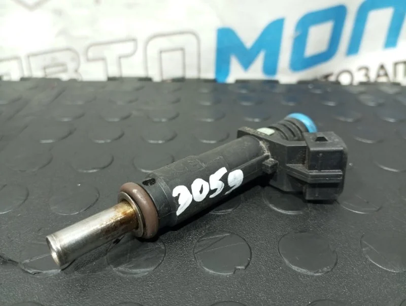 Форсунка топливная Chevrolet Cruze 55570284 J300 A14NET