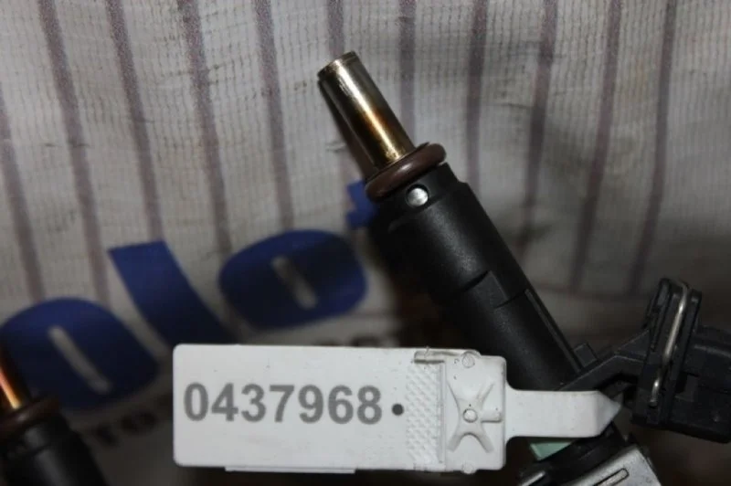 Форсунка топливная Chevrolet Cruze 55570284 J300 A14NET