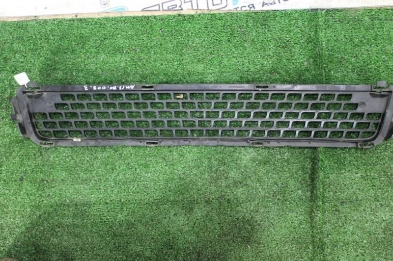 Решетка в бампер центральная Volvo V70 Iii 30678636 BW