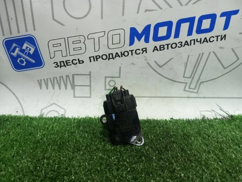 Расходомер воздуха (массметр) Volvo C30 8658471 B5254T B5254T6