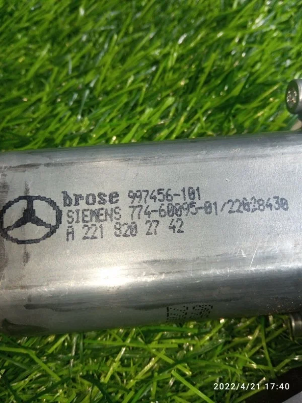 Моторчик стеклоподъемника Mercedes-Benz S-Class 2008 A2218202742 W221 642.930, передний левый
