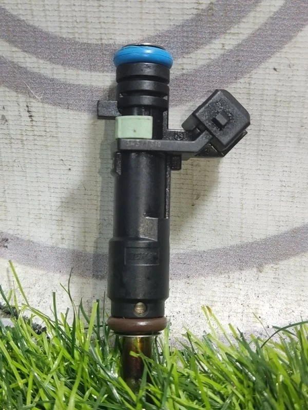 Форсунка топливная Chevrolet Cruze 55570284 J300 F18D4