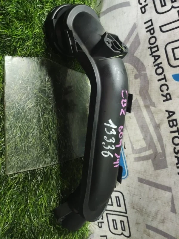 Патрубок воздушного фильтра Audi Volkswagen 03F145673F CBZ CBZA CBZB CBZC CYVD