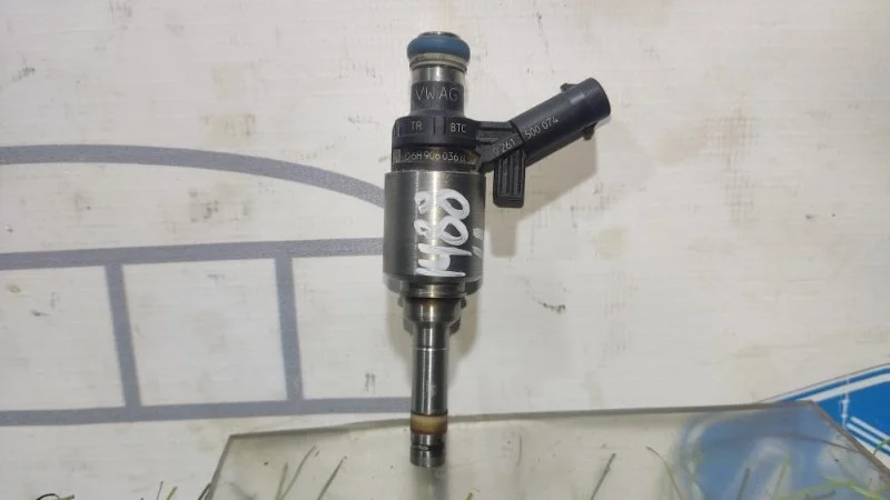 Форсунка топливная Audi Volkswagen A3 2 A4 4 A5 1 Tt Golf Passat 06H906036H 8PA 8P7 8P1 8K2 8K5 B8 8TA 8F7 8T3 8J9 8J3 3C2 362 365 A32 A42 5K1 CDAA CABB CCUA CDHB CDHA CABA CDHA BZB BYT