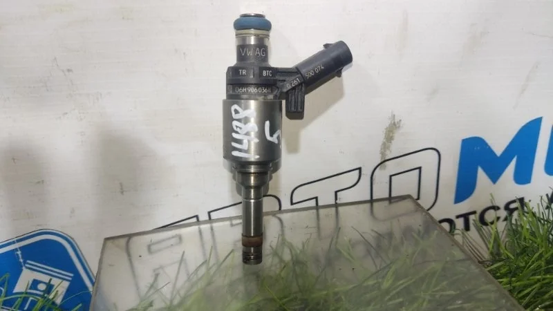 Форсунка топливная Audi Volkswagen A3 2 A4 4 A5 1 Tt Golf Passat 06H906036H 8PA 8P7 8P1 8K2 8K5 B8 8TA 8F7 8T3 8J9 8J3 3C2 362 365 A32 A42 5K1 CDAA CABB CCUA CDHB CDHA CABA CDHA BZB BYT