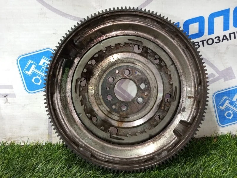 Маховик Audi A1 03C105266E CAV