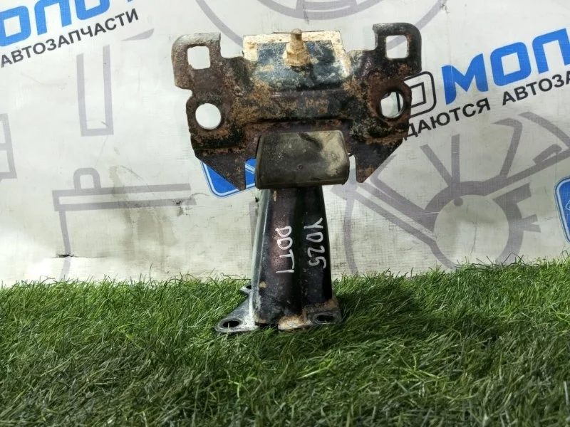 Подушка двигателя Nissan Navara 11220EB300 D40 YD25DDTI