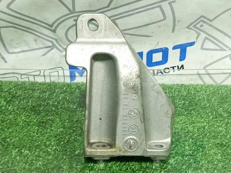 Кронштейн опоры двигателя Bmw 1-Series 22116788608 F21 N13B16A, правый