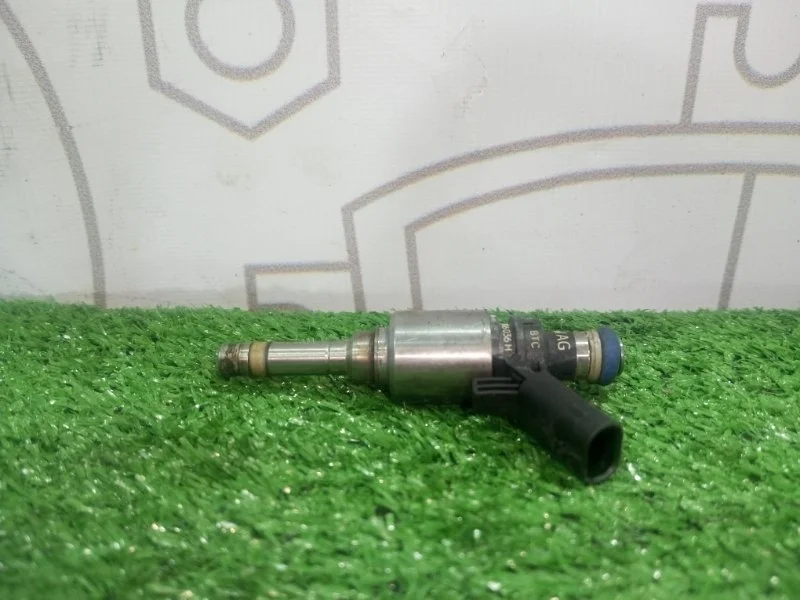 Форсунка топливная Audi A4 06H906036H B8 CDH
