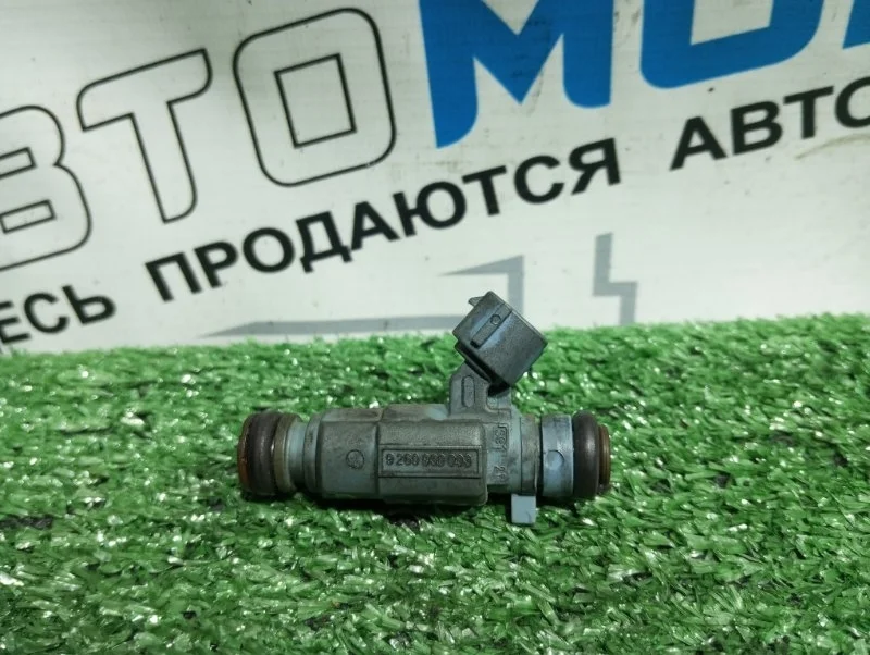 Форсунка топливная Hyundai Sonata 3531038010 EF G4JP