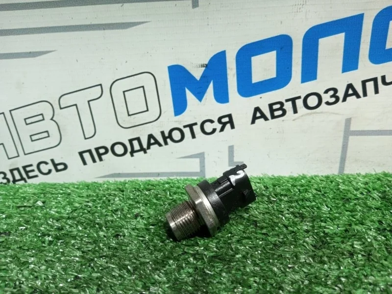 Датчик давления топлива Hyundai Grand Starex 0281002863 D4CB VGT 174Л.С ЕВРО 4