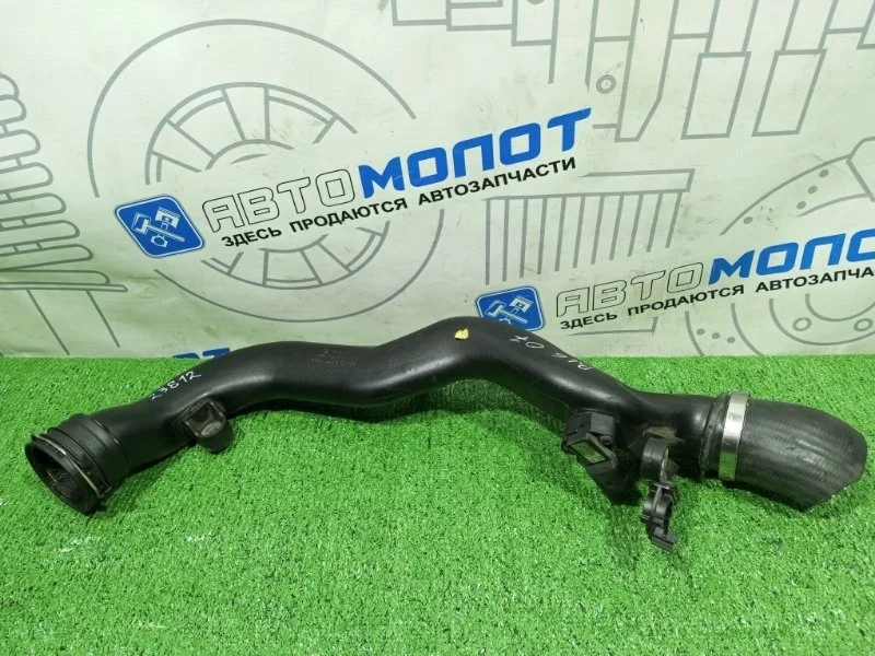 Патрубок интеркулера Volkswagen Golf 1K0145762 BLG