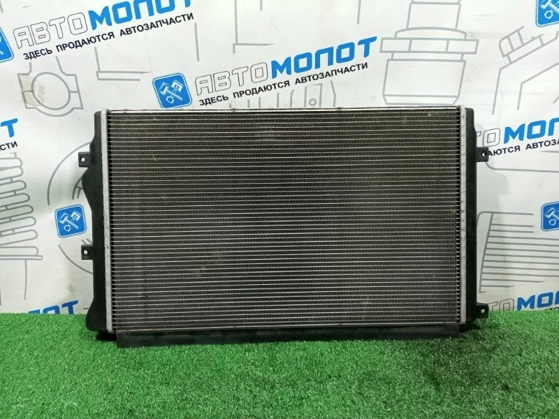 Радиатор охлаждения двигателя Audi A3 1K0121251AT 8PA CDA