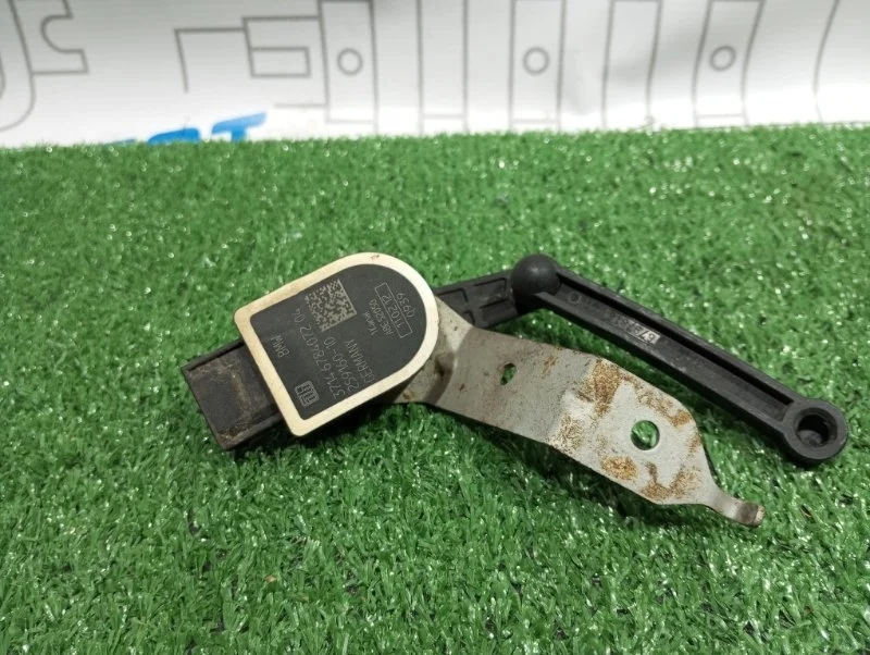 Датчик высоты дорожного просвета Bmw 1-Series 37146784072 F20 N13B16A