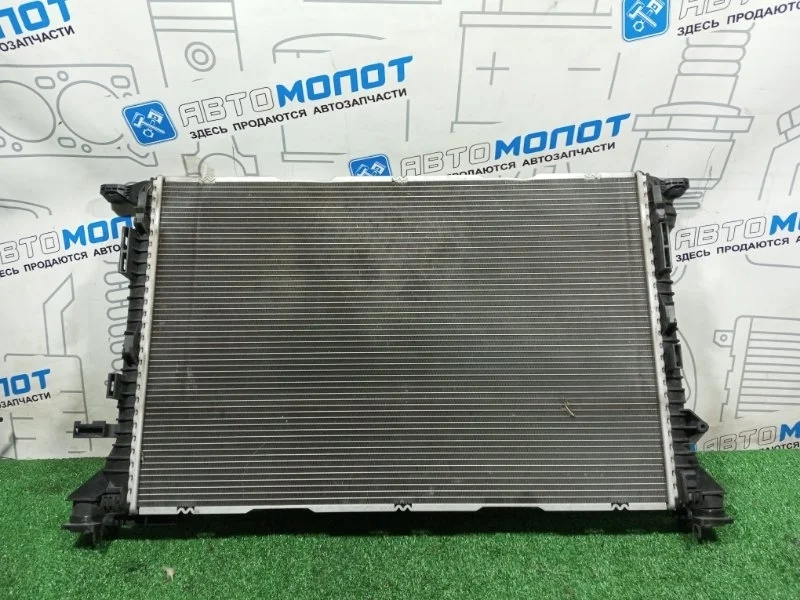 Радиатор охлаждения двигателя Audi A6 8K0121251H C7 CGW