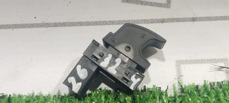 Кнопка стеклоподъемника Volkswagen Passat 7L6959855B B6