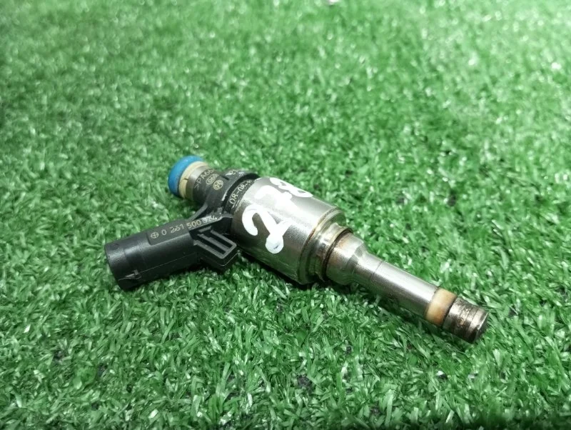 Форсунка топливная Audi A4 06H906036H B8 CDH