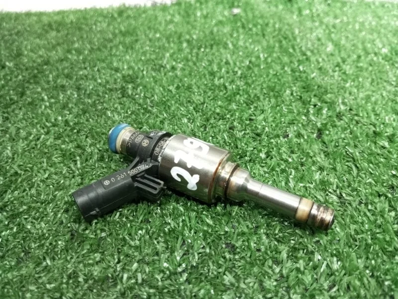 Форсунка топливная Audi A4 06H906036H B8 CDH