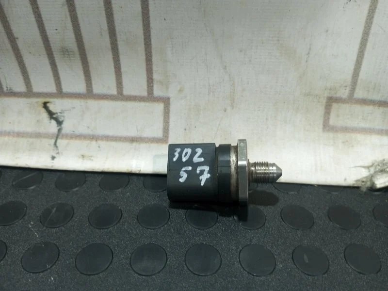 Датчик давления топлива Audi A4 0261545035 B8 CDH