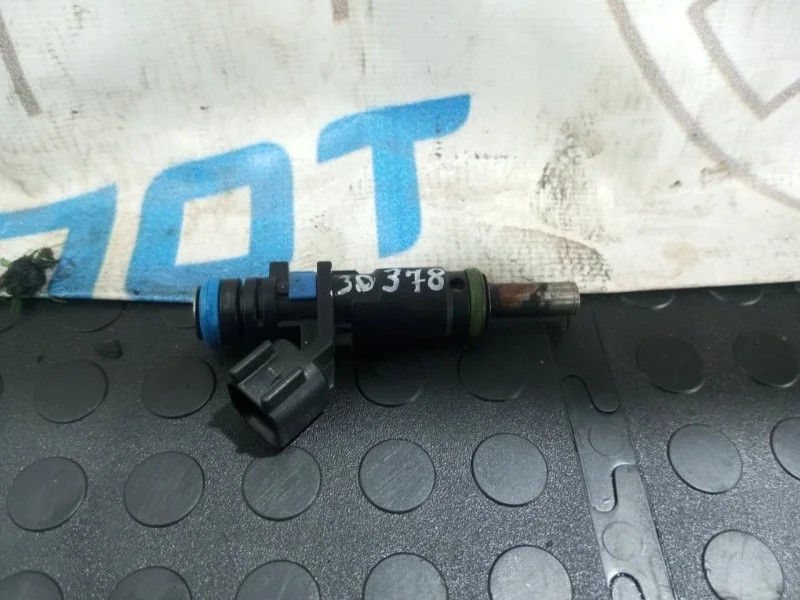 Форсунка топливная Chevrolet Cruze 2008 55562599 J300 F16D4