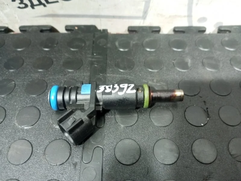 Форсунка топливная Chevrolet Cruze 2008 55562599 J300 F16D4