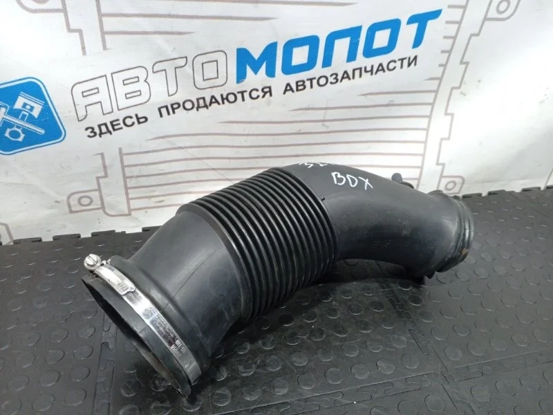 Патрубок воздушного фильтра Audi A6 06E129629G C6 BDX