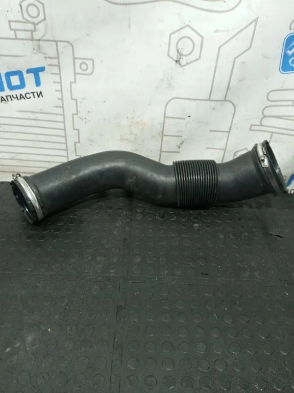 Патрубок воздушного фильтра Audi А8 4H0129616G D4 CDRA
