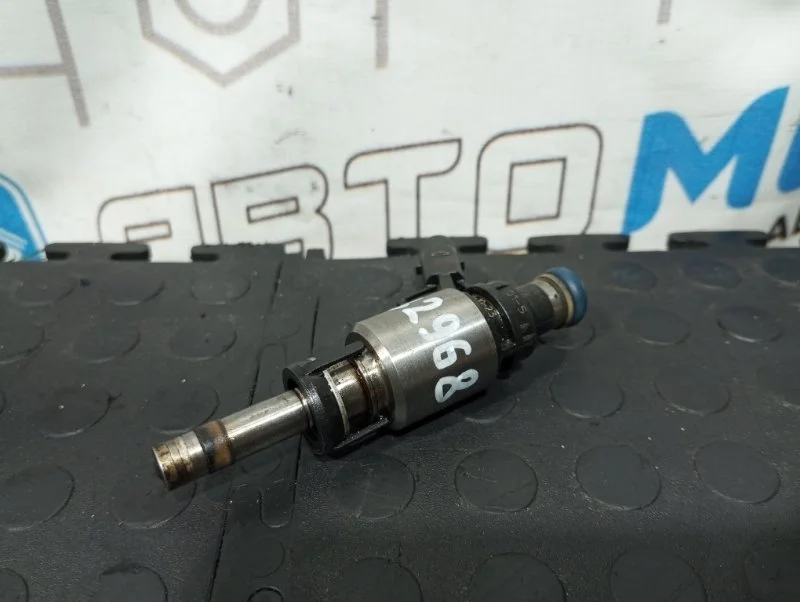 Форсунка топливная Audi A4 06H906036H B8 CDH