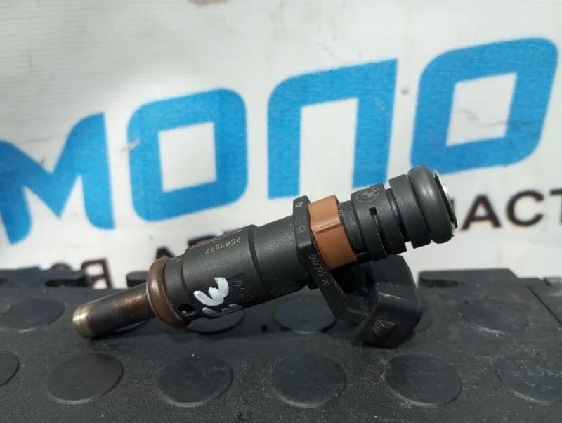 Форсунка топливная Bmw X1 13537561277 E84 N46B20BD