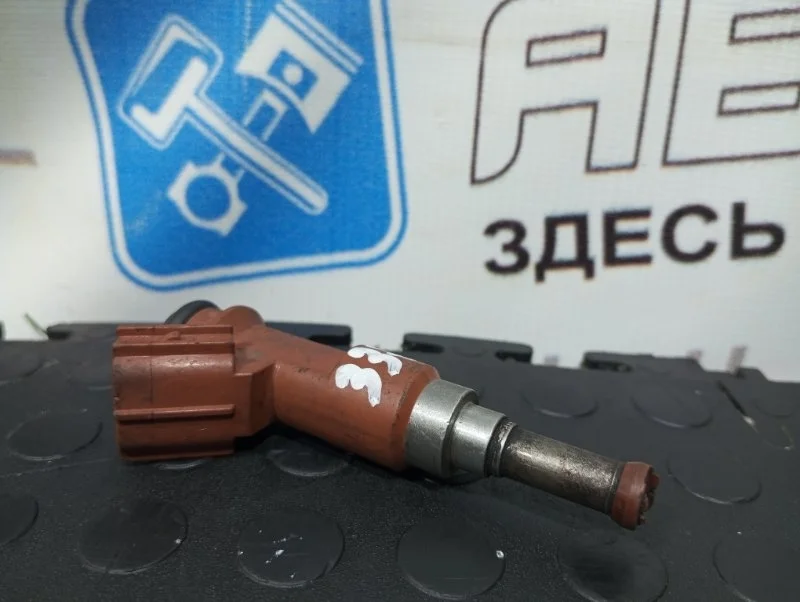 Форсунка топливная Toyota Highlander 2325031050 GSV50 2GR-FE