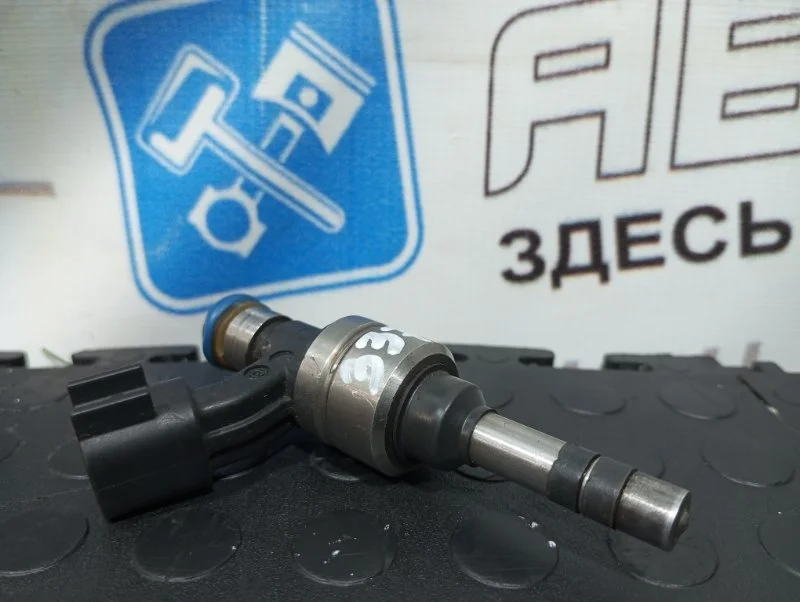 Форсунка топливная Cadillac Srx 12629927 LF1 3.0