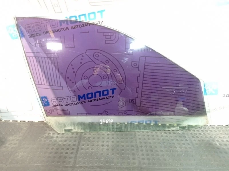 Стекло двери передней правой Saab 9-3