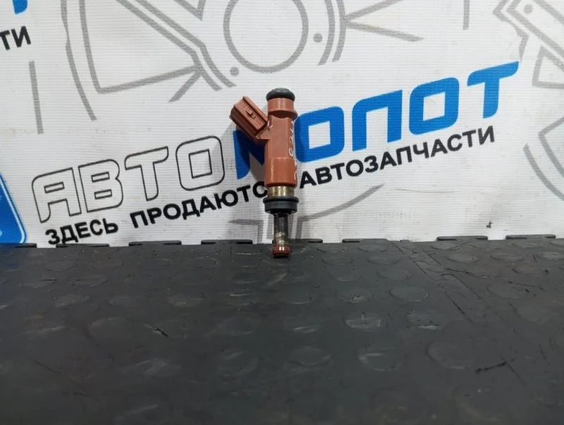 Форсунка топливная Toyota Highlander 2325031050 GSU40L 2GR-FE 2GR