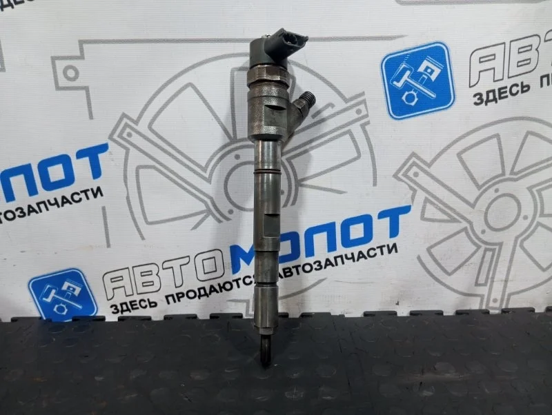 Форсунка дизельная коммон рэйл Hyundai Grand Starex 338004A500 D4CB VGT 174Л.С ЕВРО 4