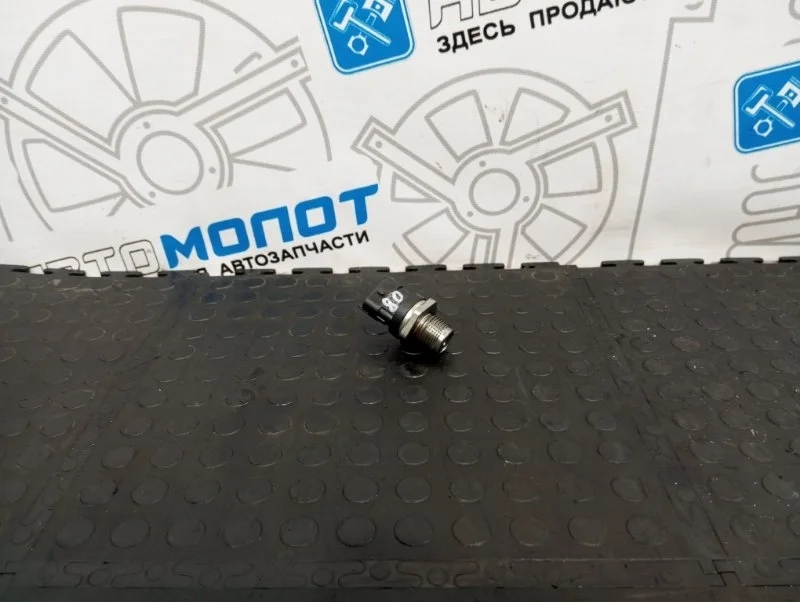 Датчик давления топлива Hyundai Grand Starex 0281002863 D4CB VGT 174Л.С ЕВРО 4