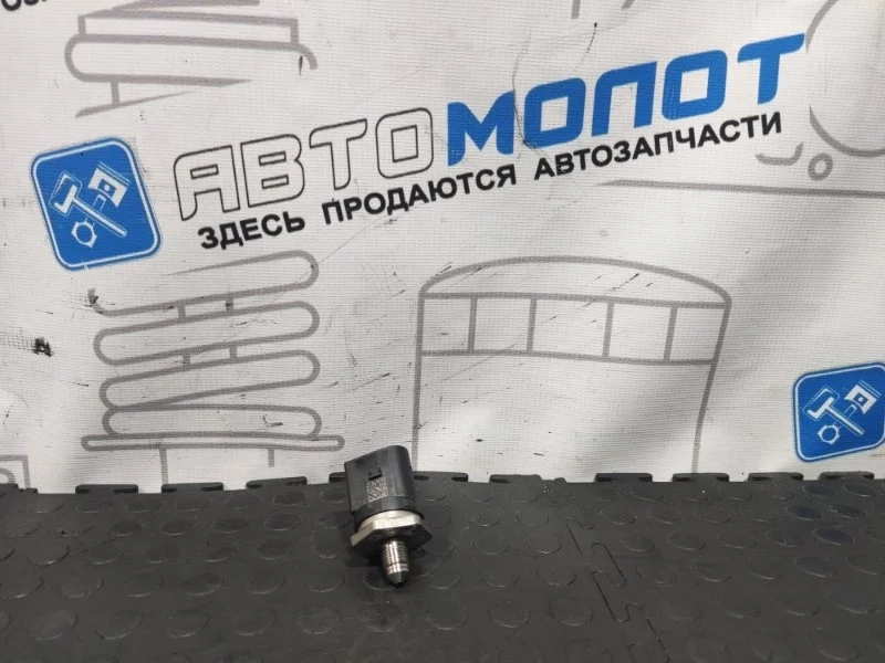 Датчик давления топлива Audi A4 06J906051B B8 CDN