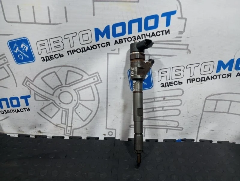 Форсунка дизельная коммон рэйл Hyundai Grand Starex 338004A410 D4CB VGT 174Л.С ЕВРО 4