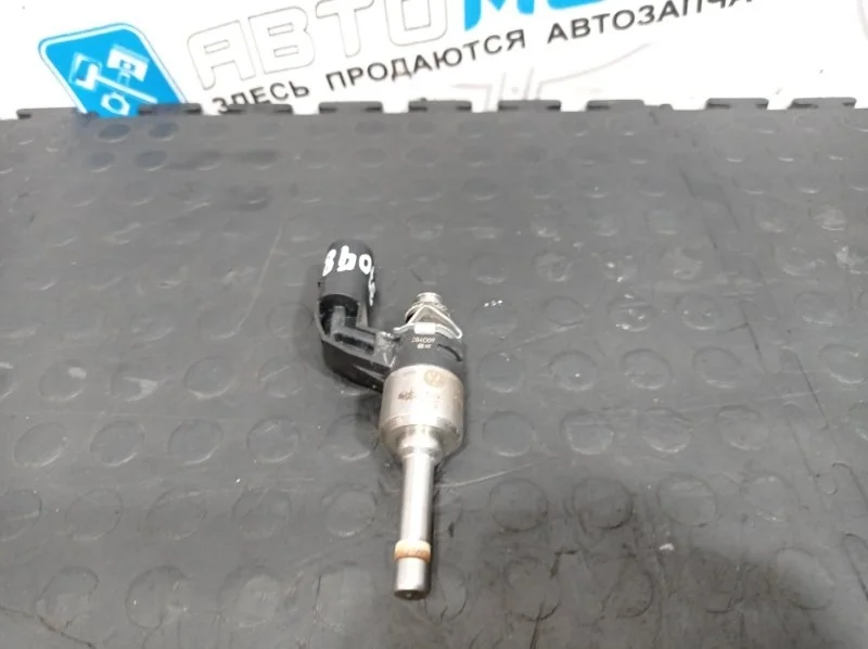 Форсунка топливная Audi A3 2011 03C906036F 8PA CAXC