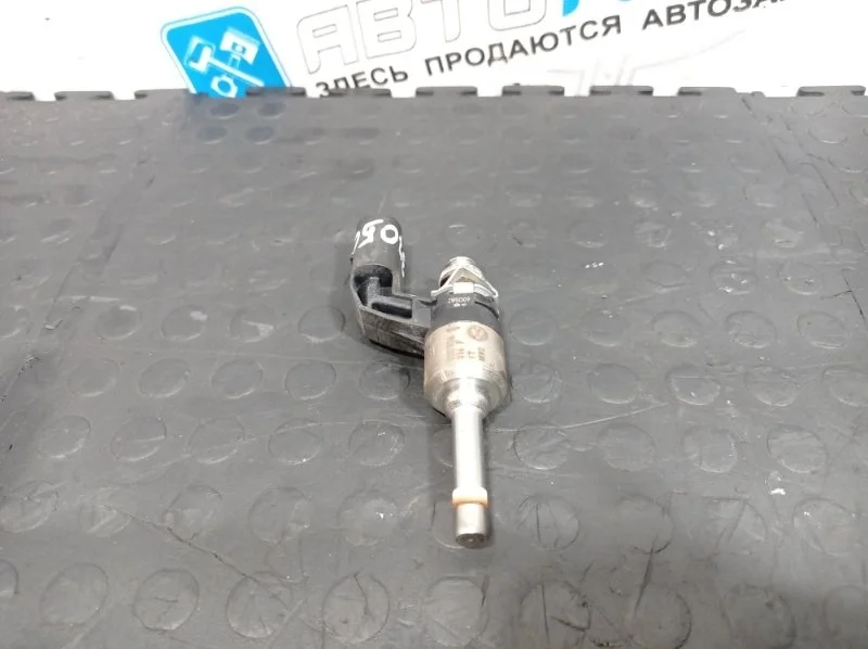 Форсунка топливная Audi A3 2011 03C906036F 8PA CAXC