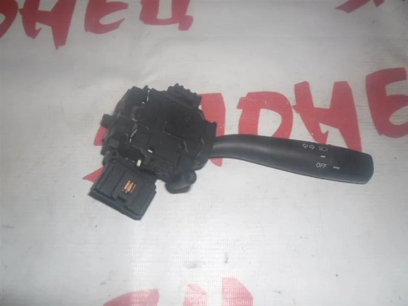 Переключатель света фар Toyota Corolla Fielder 8414032250 NZE124 1NZ-FE, правый