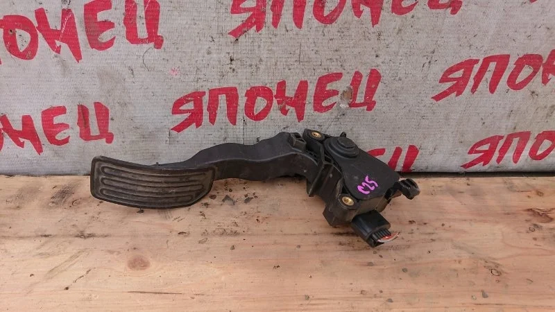 Педаль газа Nissan Serena 18002CY000 C25 MR20DE