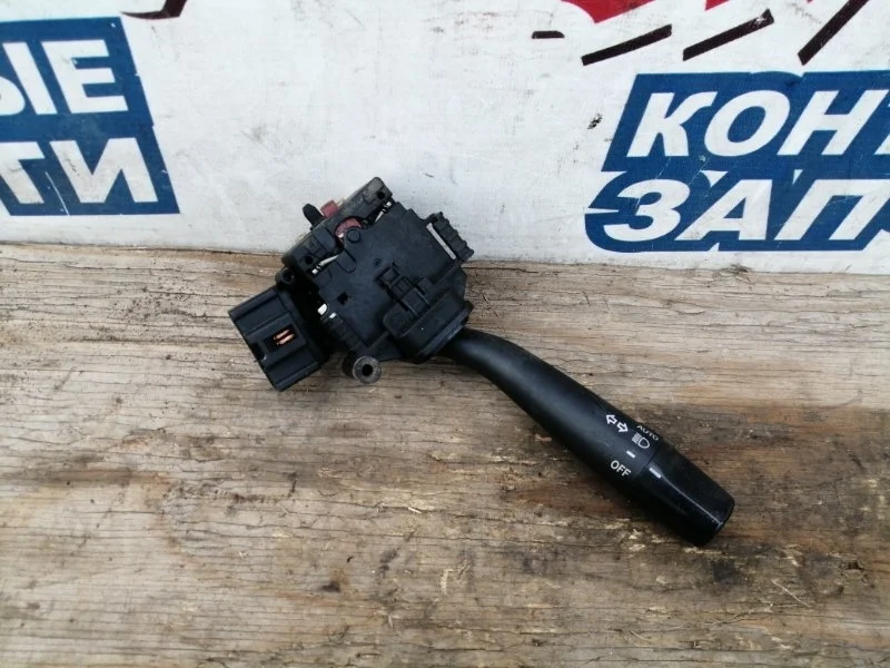 Переключатель света фар Toyota Estima 8414032250 MCR40 1MZ-FE, правый