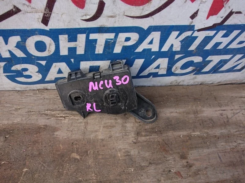 Крепление бампера Toyota Harrier 5215648010 MCU30 1MZ-FE, заднее левое