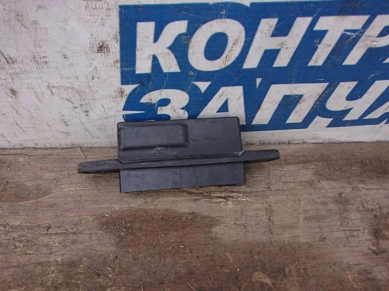 Кнопка открывания багажника Toyota Prius 8484028040 ZVW30 2ZR-FXE