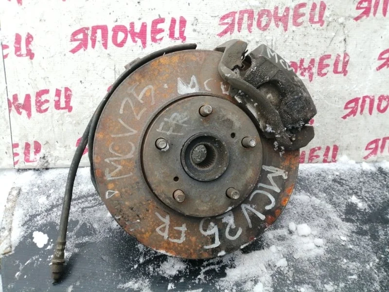 Ступица Toyota Camry Gracia 4350233010 MCV25 2MZ-FE, передняя правая