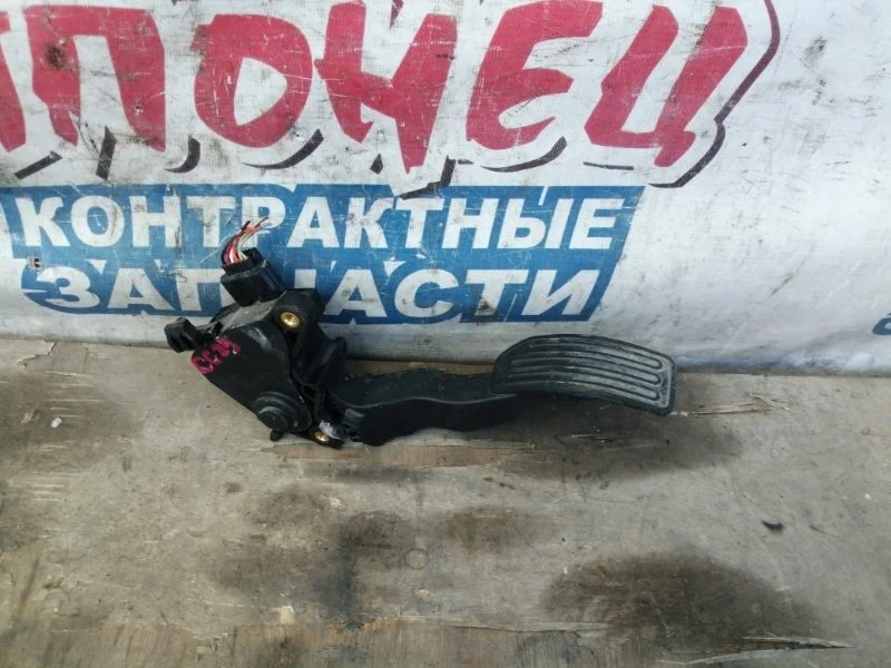 Педаль газа Nissan Serena 18002CY000 CC25 MR20DE
