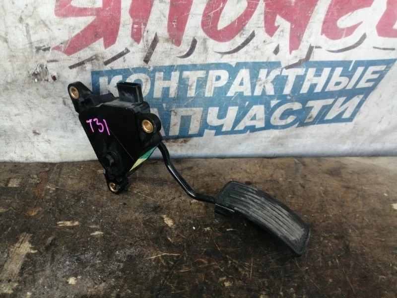 Педаль газа Nissan X-Trail 18002JG000 T31 MR20DE