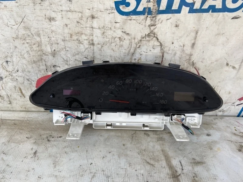 Панель приборов Toyota Vitz 8380052A11 SCP90 1SZ-FE