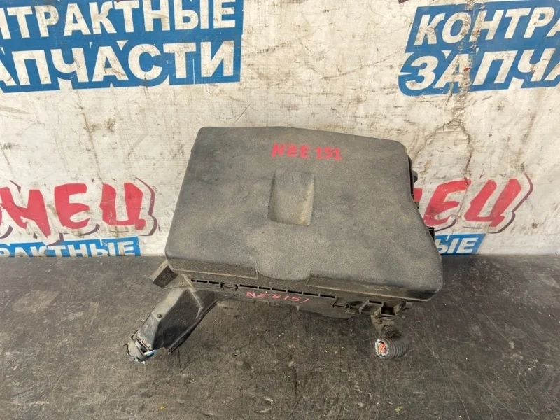 Блок предохранителей под капот Toyota Corolla Rumion 8274112070 NZE151 1NZ-FE