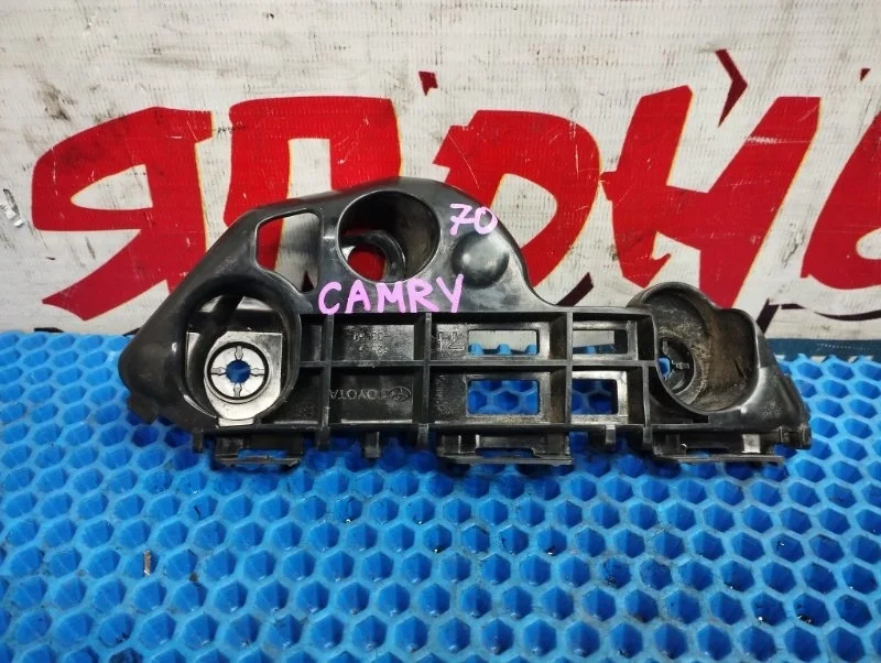 Крепление бампера Toyota Camry 5253533060 AXVH70 A25A-FXS, переднее правое